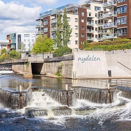 Nydalen/Storo- Ved T-Banestasjon Oslo Exterior foto